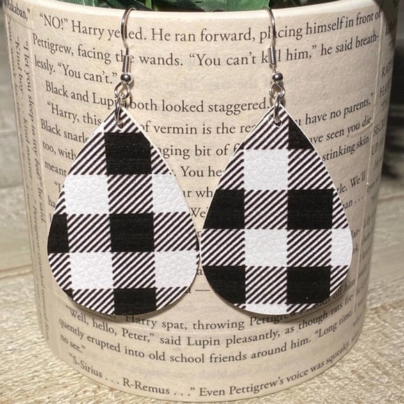 5 for $25 Buffalo Plaid Leather Earrings Black Red Holiday Earrings Teardrop - Picture 4 of 8